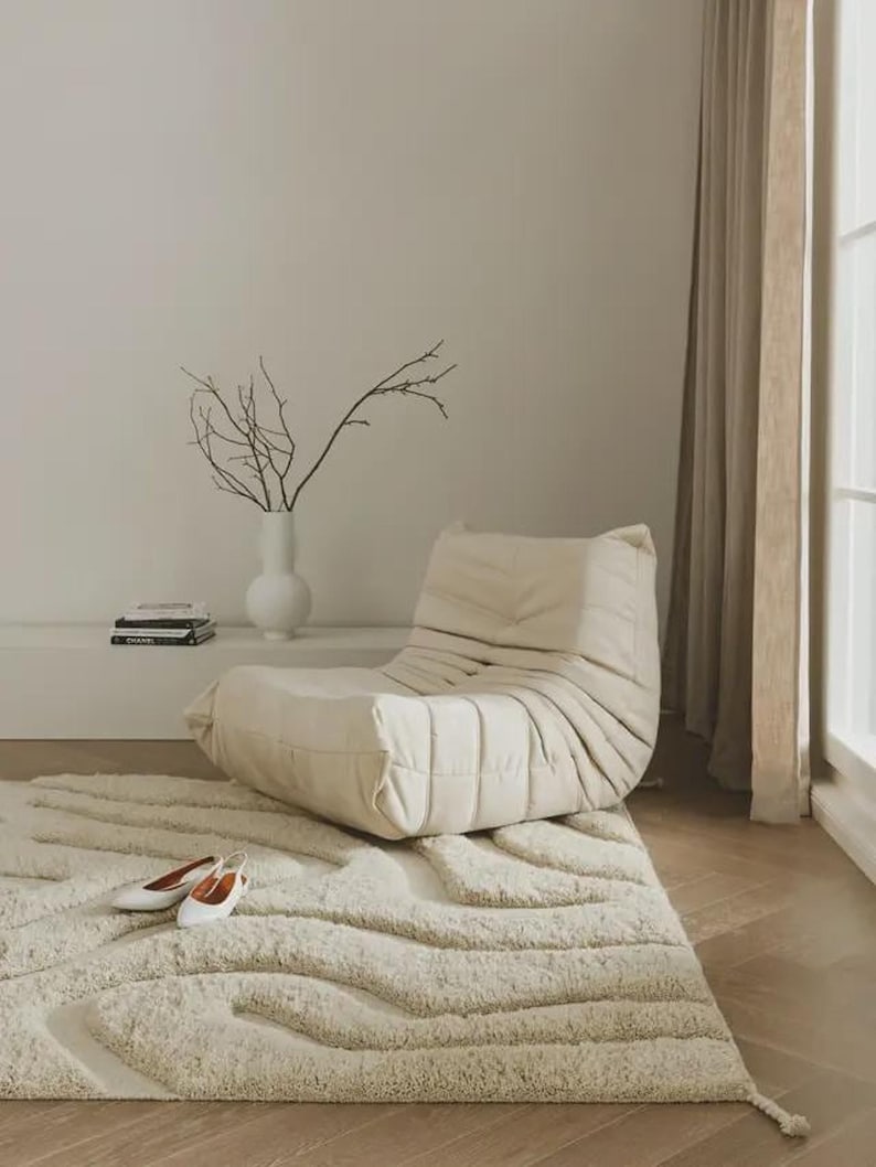 Wavy Edged Rug Handknotted Rug, Neutral Beige Wavy Pattern With High-low Carved ...
