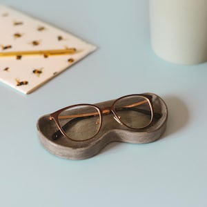 Concrete Glasses Organizer, Sunglasses holder, Glasses stand, minimal Glasses Tray