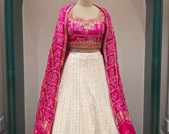 Ontwerper etnische lehenga choli voor bruiloftsfunctie, verjaardagsfeestje kant-en-klare lehenga choli, aangepaste lehenga, witte lehenga, Indiase lehenga set