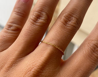 Alba chain ring // Minimalist chain ring - Accumulation - Gold stainless steel // handmade