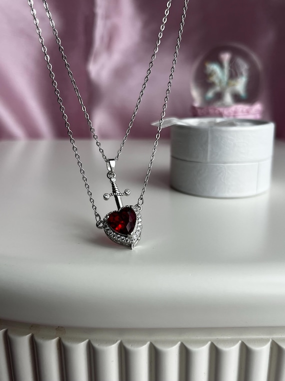XFSRG Collana Donna Cuore Rosso con Pendente a Spada