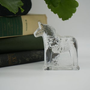 Vintage 'Lindshammar' Glass Horse Dalahast Paperweight Designed by Christer Sjögren Swedish 1970s Dala Horse Figurine Home Decor Rare image 1