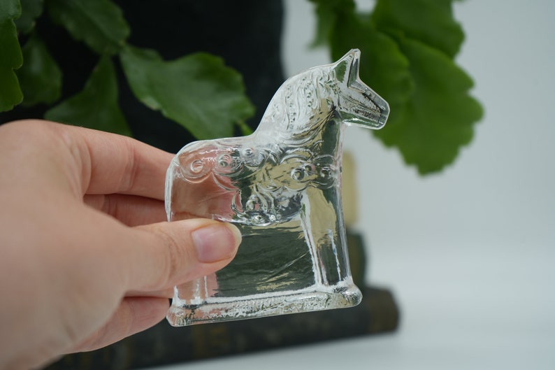 Vintage 'Lindshammar' Glass Horse Dalahast Paperweight Designed by Christer Sjögren Swedish 1970s Dala Horse Figurine Home Decor Rare image 6