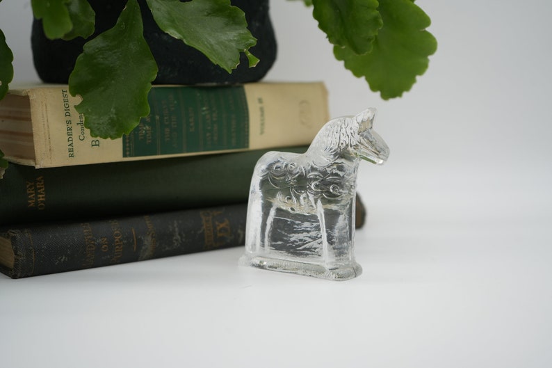 Vintage 'Lindshammar' Glass Horse Dalahast Paperweight Designed by Christer Sjögren Swedish 1970s Dala Horse Figurine Home Decor Rare image 2