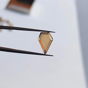 6 PCS Bière Quartz Forme Diamant Facettes Pierres Précieuses : Pentagone Charmes Taille Fantaisie Pour La Fabrication De Bijoux Et Fournitures