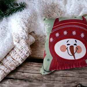 Christmas Throw cushion/Pillow Cover for Sofa , Snowflakes Pillowcase Holiday Unique Gift  for Home LIivng Room New Year Holiday