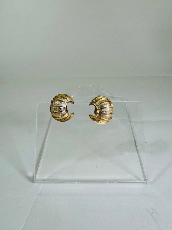 70-80s Paulo Gucci clip on Shrimp Gold earrings