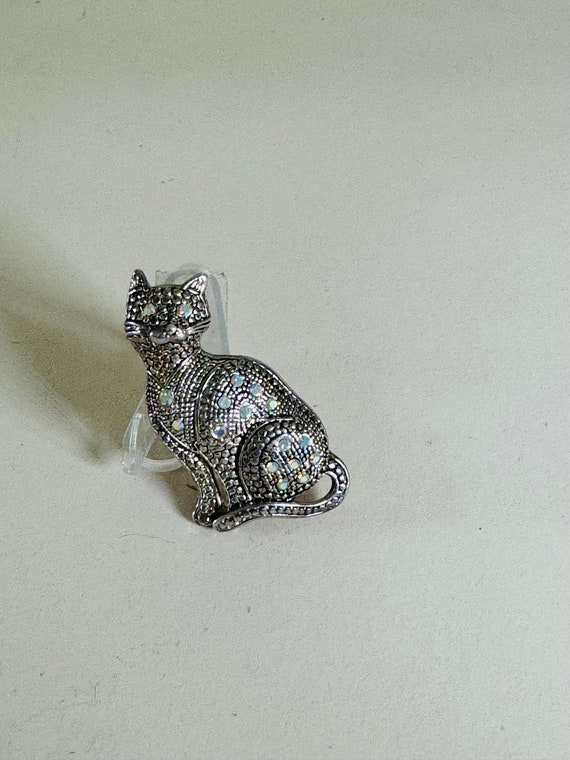 Sitting Pretty Rhinestone Cat Brooch