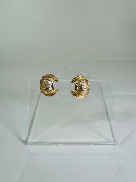 70-80s Paulo Gucci clip on Shrimp Gold earrings