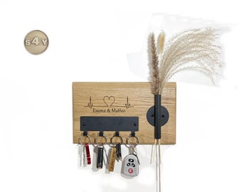 Key rack heart, rustic oak, laser engraved, dried flowers, black metal hooks + pinboard magnets & personalization *470 - *475