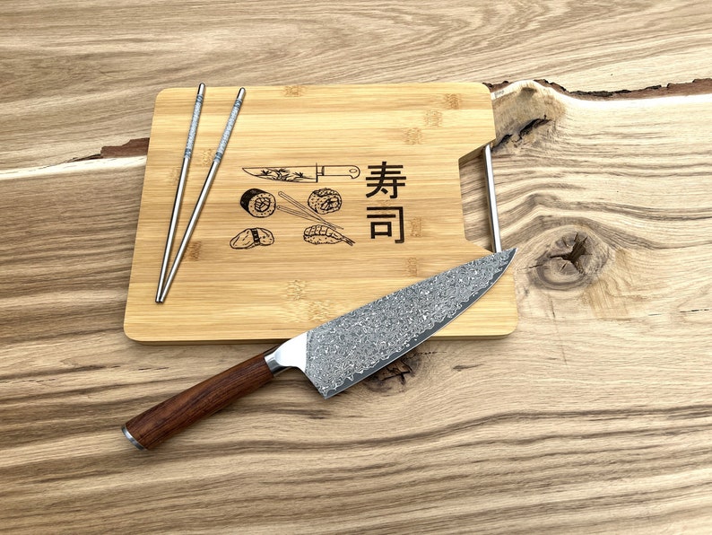 Bamboe snijplank met metalen handvat met Japans design. Het perfecte cadeau voor de chef-kok, vriend, vriendin, zus, vader, moeder afbeelding 1