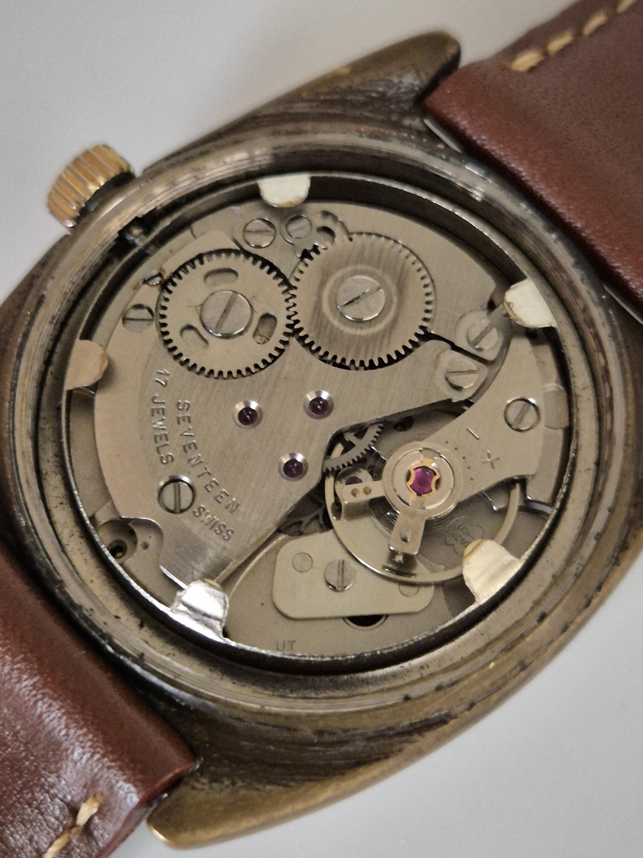Velona 17 Jewel Automatic Watch Velona - Incabloc Champagne Date - 1970s - Atelier Victor main image 4