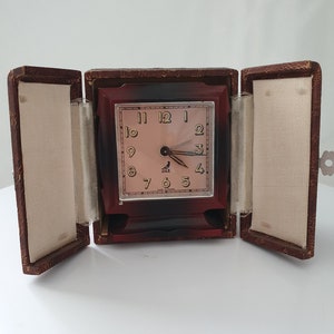 Nuevo reloj despertador Art Déco francés NOS de stock antiguo de JAZ, reloj de viaje de baquelita Jaz antiguo raro alrededor de 1920, todo original con caja