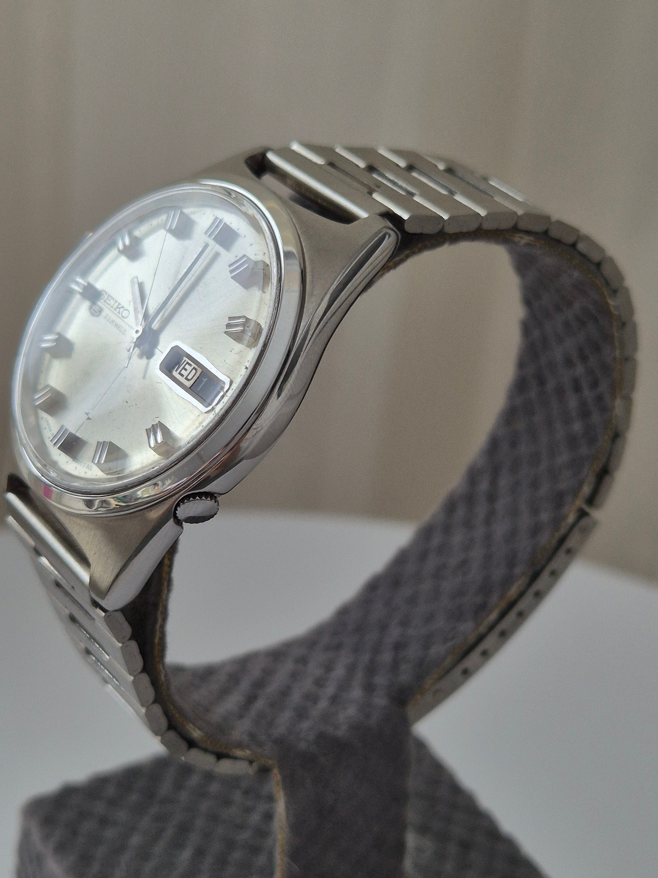 Vintage Seiko 5 Automatic Watch, 1960s Japan Made, Daydate - Etsy