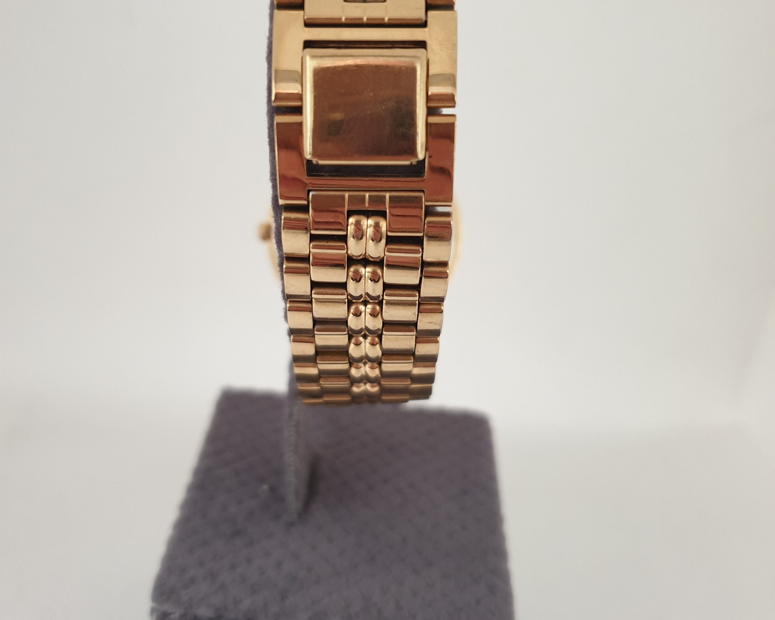 Seiko V701-1K00 SX Gold Tone Steel 33mm Quartz Dress Wrist Watch 