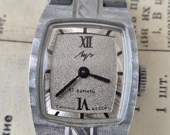 Vintage Luch Women's Watch, Mechanical Handwinding USSR, New Old Stock
