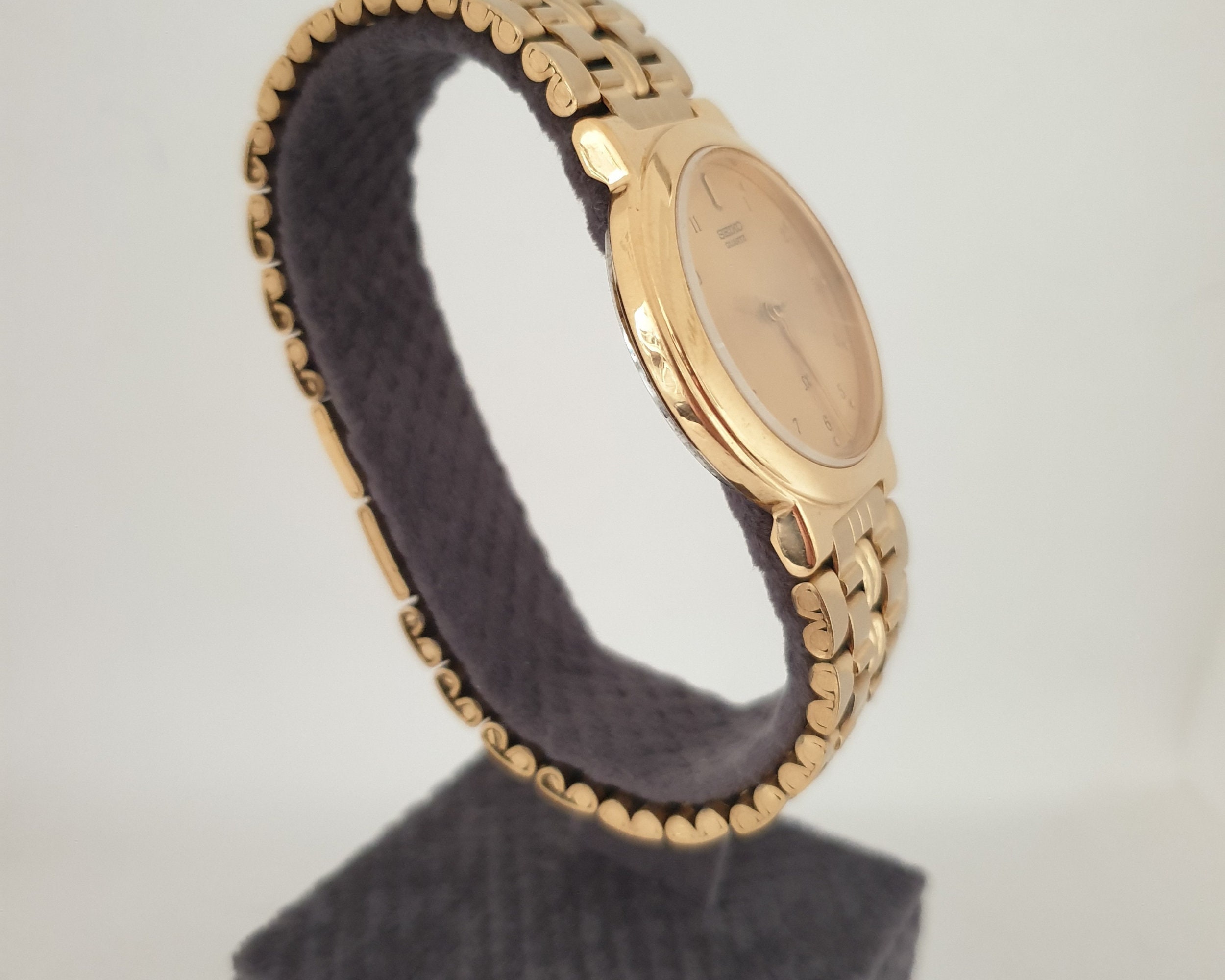 Seiko V701-1K00 SX Gold Tone Steel 33mm Quartz Dress Wrist Watch 