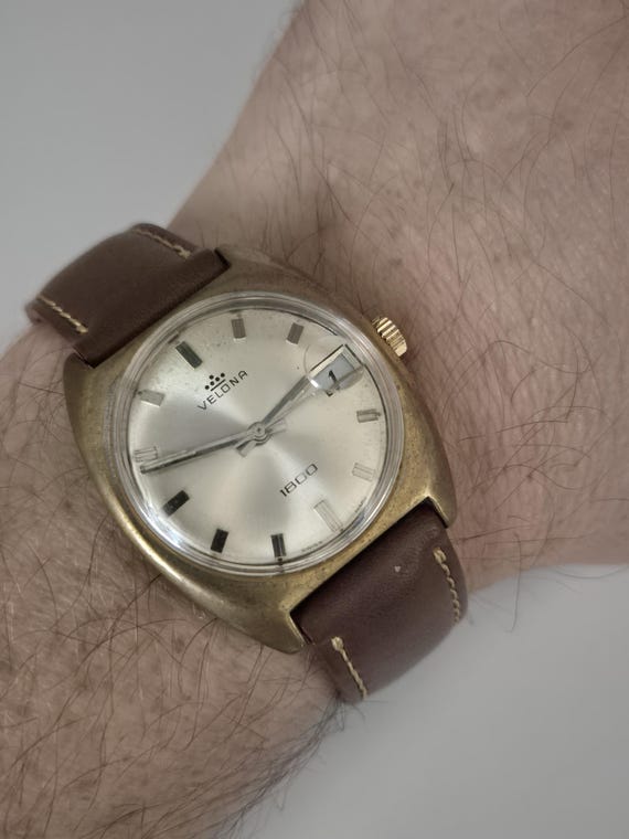Vintage Velona Hand Winding Watch, Gold Plated Swiss Dress Watch Vintage Velona Hand Winding Watch, Gold Plated Swiss Dress Watch