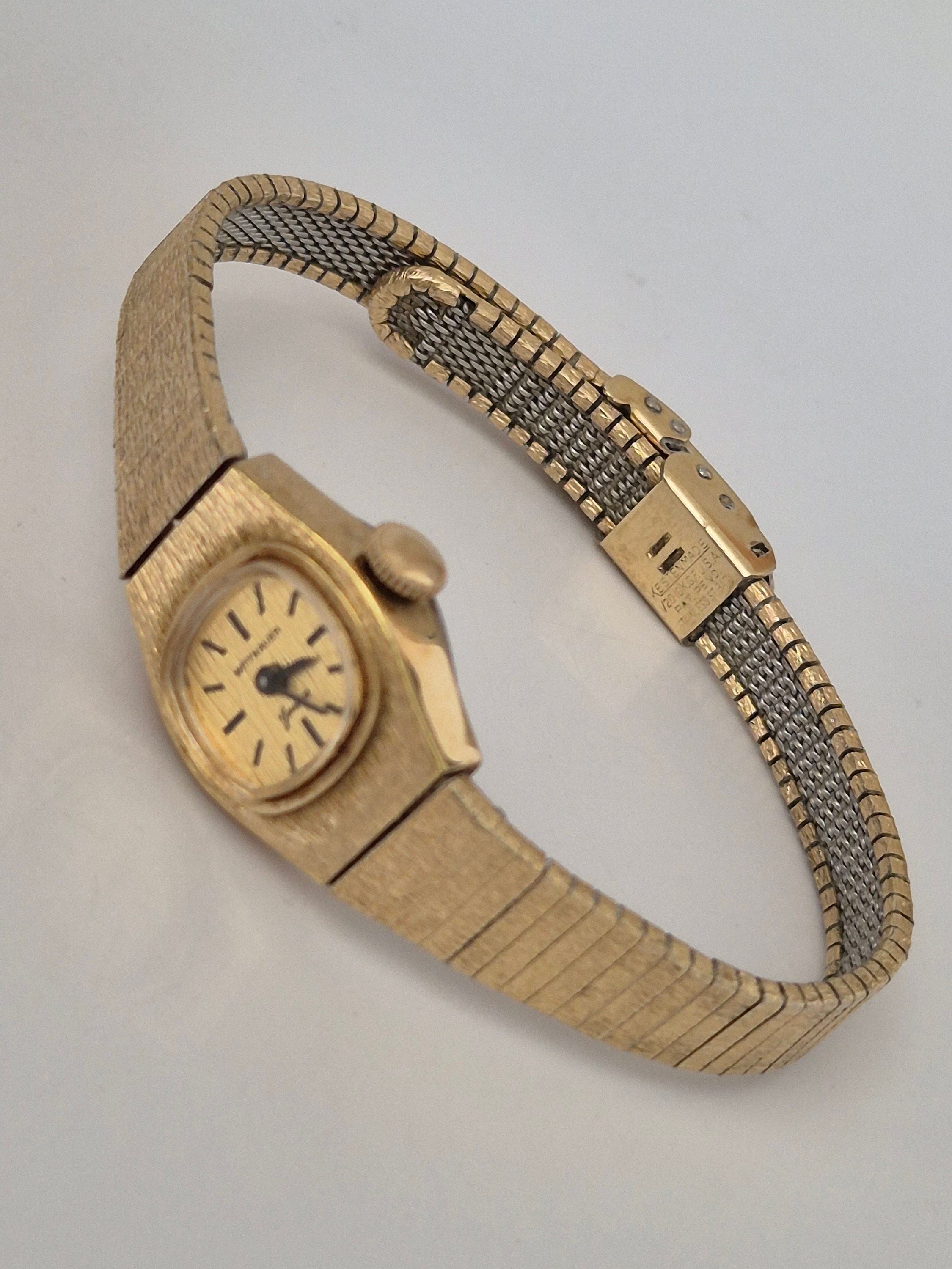 Wittnauer Geneve Vintage Women display picture 3