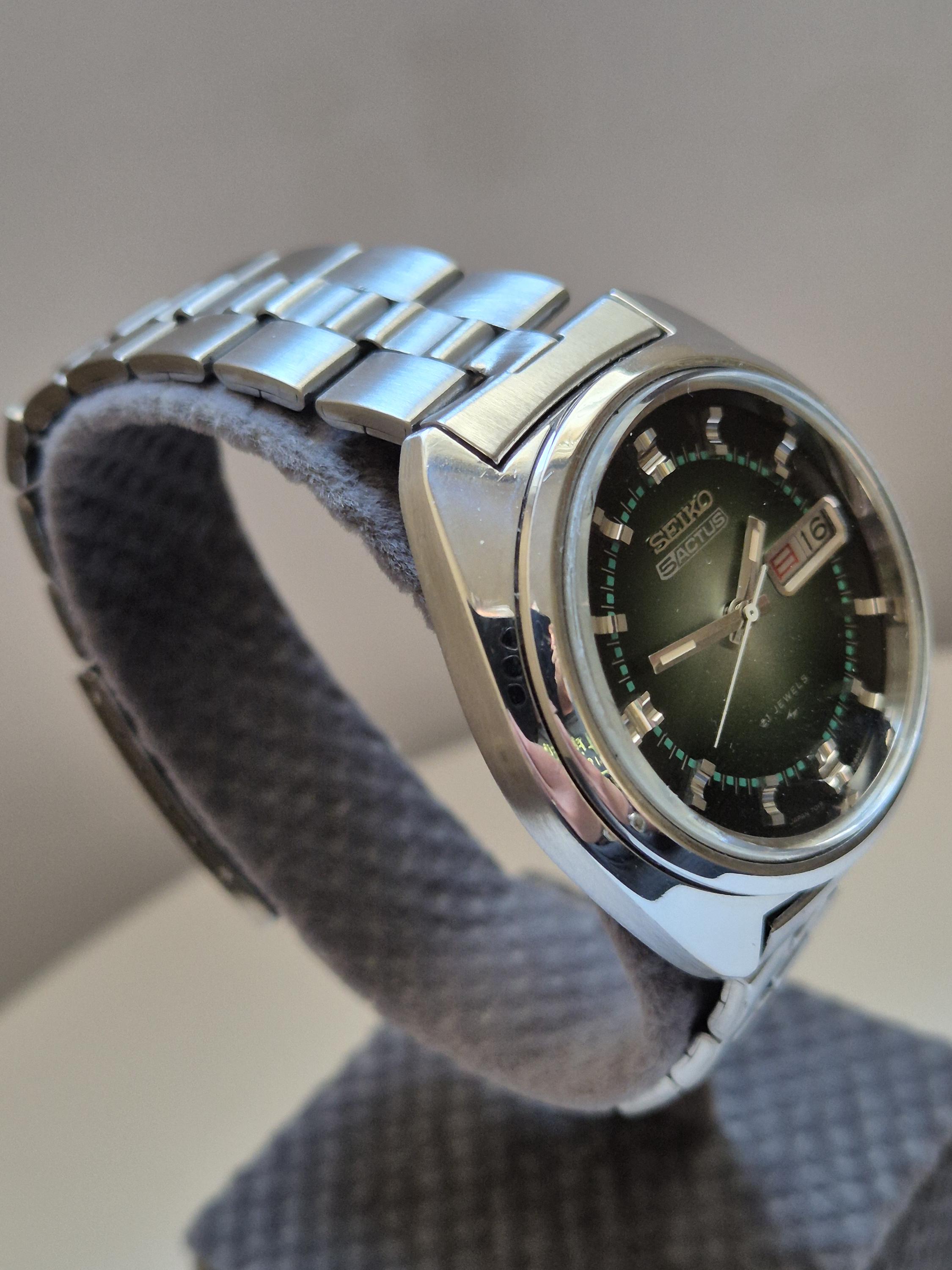 Rare Seiko 5 Actus Automatic Watch 7019-7210, Green Dials Rare Seiko 5 Actus Automatic Watch 7019-7210, Green Dials