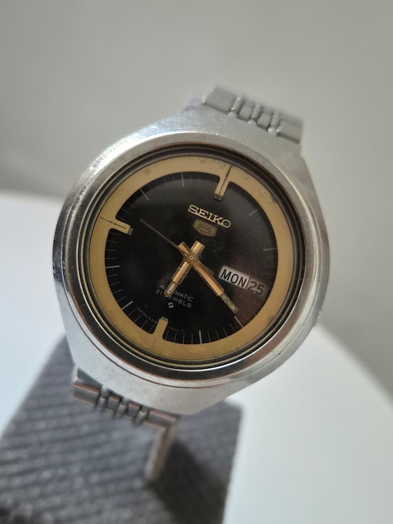Seiko 5 Automatic Cal. 6319 7010 1970 s Vintage Japan Made Men s Watch rare Brown Dial daydate Helmet Case rare Collection Wristwatches Etsy