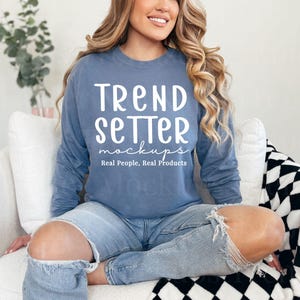 Comfort Colors 6014 Blue Jean Mockup, CC6014 Long Sleeve Horizontal Mock-up, Trendy Retro Checkered Mock, Real Person Model