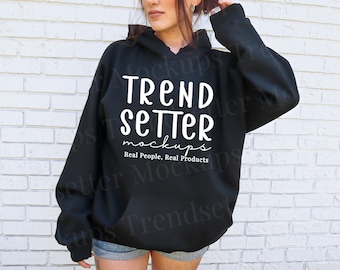 Maqueta de sudadera con capucha negra Gildan 18500, sudadera con capucha G18500, modelo real
