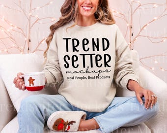 Gildan 18000 Sand Mockup, G18000 Weihnachts Sweatshirt, Real Model Mockup