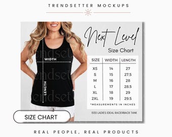 Può includere: Una canotta nera con una tabella delle taglie. La tabella mostra le misure in pollici per le taglie XS-2XL. Il testo "Next Level" e "Size Chart" sono visualizzati. L'immagine include anche il testo "Real People, Real Products."
