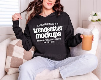 Lane Seven 12000 svart mockup, LS12000 cropped hoodie, verklig modell