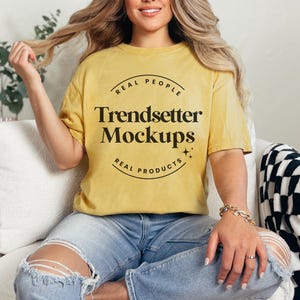 Comfort Colors 1717 Mustard Mockup, CC1717 Oversized Tee Horizonal Mock-up, Trendy Retro Checkered Mockup, Real Person Model