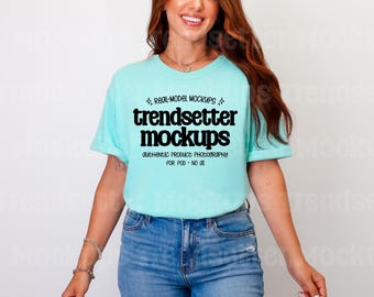 Mockup da camiseta Comfort Colors 1717 Chalky Mint, CC1717, Minimalist Studio, modelo real.