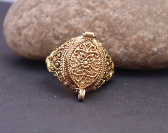 Poison Ring ,pill box,unique ring,Adjustable ring,Handmade Ring, perfumhold Ring,,Snuff ring, Locker Ring,gold plated ring, Compartment Ring
