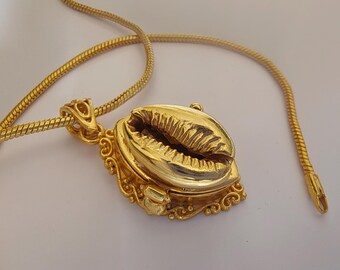 Cowrie Shell Poison Necklace, Handmade Poison Pendent, Cowrie Poison Locket Pill Box Pendent, Adjustable Poison Pendent , Mother Day Gift.
