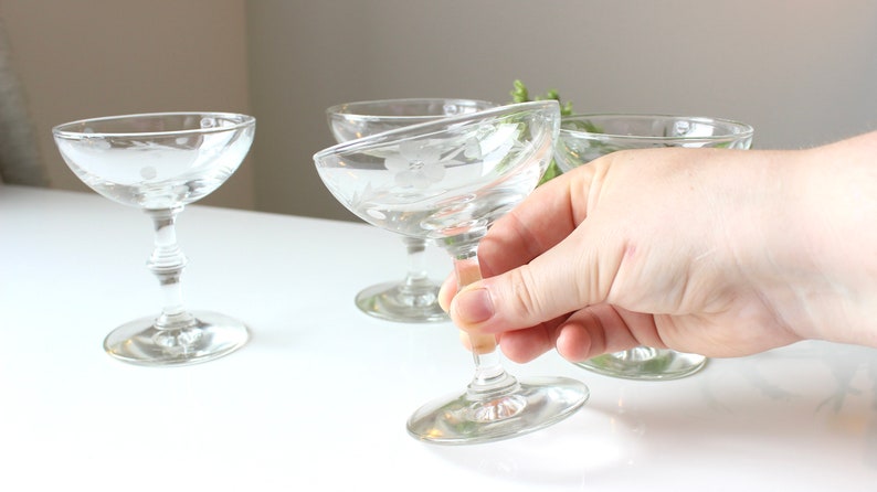 Vintage Low Sherbet Glasses Set of 4 4 1/8 Wafer Stem Etched Glass Flower image 2