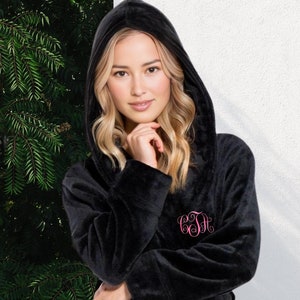 women's hooded robe, Monogram Gift, Warm Winter Bathrobe for Women, Great Christmas Gift Idea & 40th Birthday Present for Girlfriend