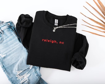 Raleigh, Carolina do Norte | Moletom Bordado – Minimal City Crewneck – Pulôver Bordado Unissex