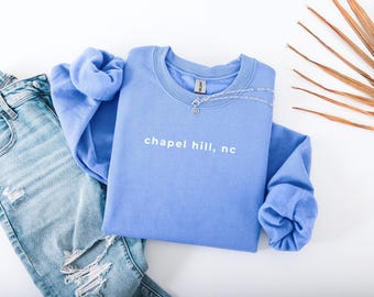 Chapel Hill, South Carolina | Geborduurd sweatshirt – Minimal City ronde hals – Unisex geborduurde trui