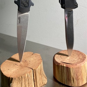 Small Knife Display Stand