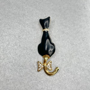 Vintage Roman Black Cat Pin, Gold Tone Black Enamel Small Lapel Scarf Pin, Signed Estate Jewelry, Gift for Friend.