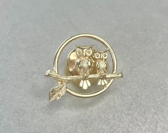 Vintage Avon Two Owls Pin, Gold Tone Small Figurine Lapel Scarf Pin, Estate Jewelry, Gift for Friend.