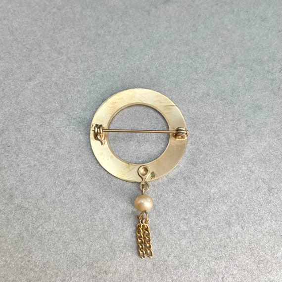 Vintage Circle Mini Brooch, Gold Tone Plant Patte… - image 2