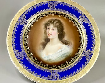 Antieke Royal Vienna kastplaat: kobaltblauw, handgeschilderd portret, gouden rand (9 1/2")