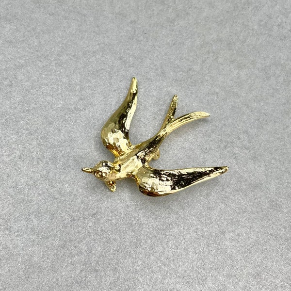 Vintage Bird Mini Brooch, Gold Tone Small Figurine Lapel Scarf Pin, Estate Jewelry, Gift for Friend.