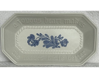 Pfaltzgraff Yorktowne Bread Serving Tray/platter Joyous Heart 12" x 6 1/2” EUC