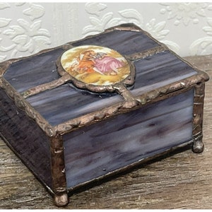Purple Stained Glass Trinket Box Painted Courting Scene Cameo SIGNED FRAGONARD