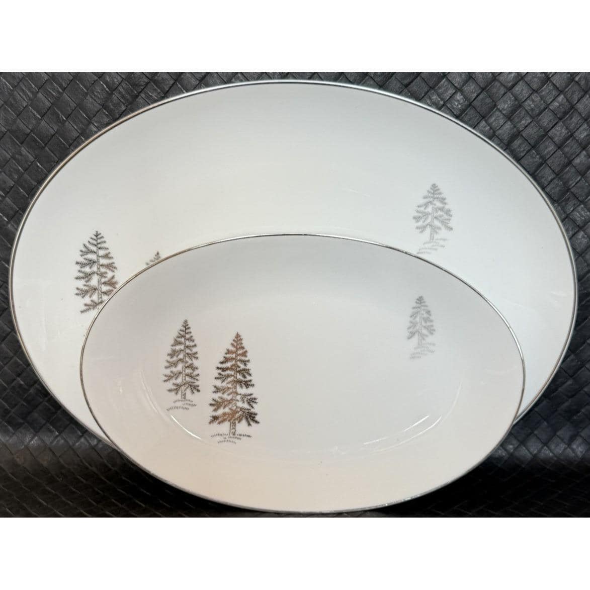 Piaget ornamental platter 1986　ピアジェ　飾り皿 Fukagawa Platters Arita Silver Tree 224 Set of 2 Hand Painted