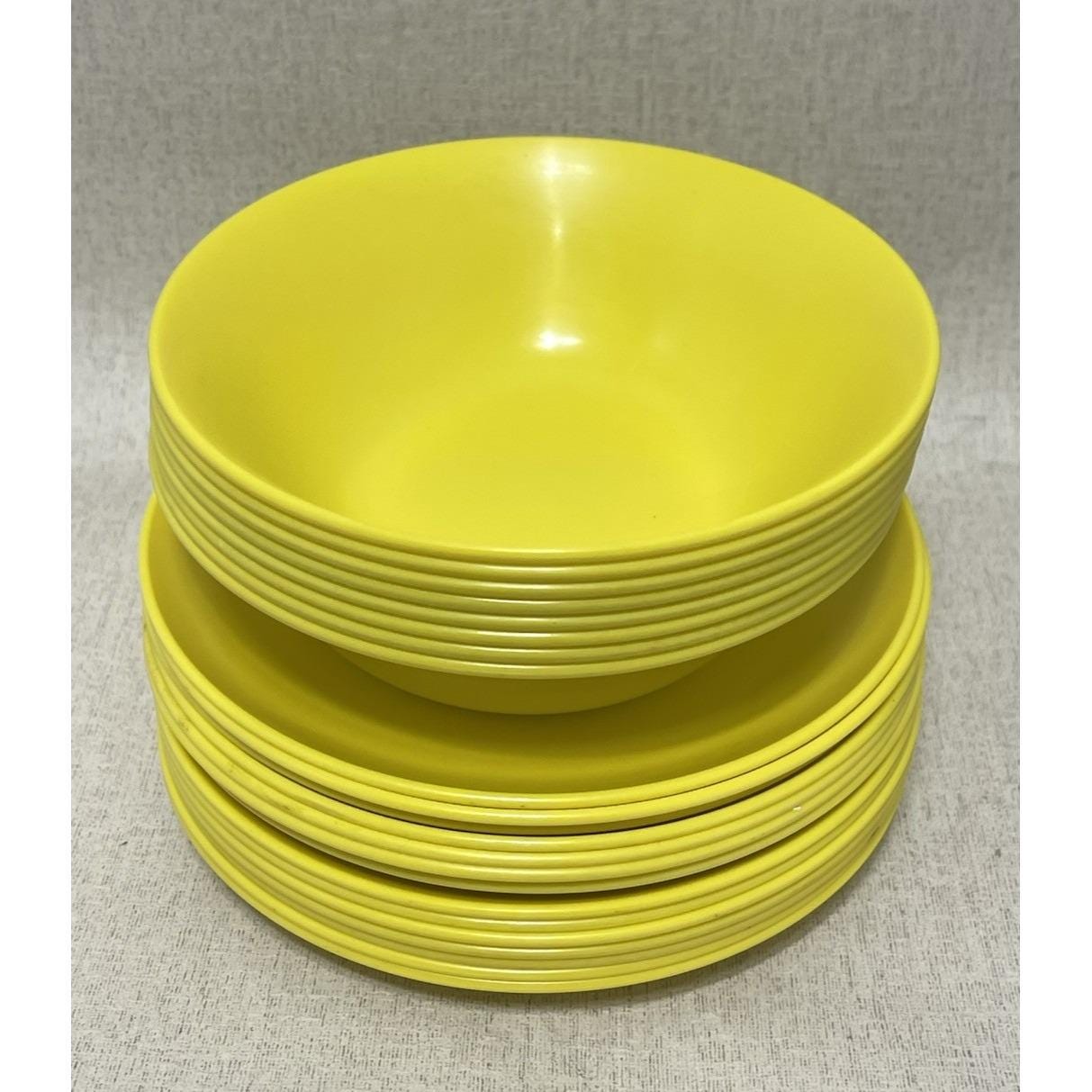 Set of 21 Texas Ware Melamine Melmac Yellow 6 in Saucers Bread