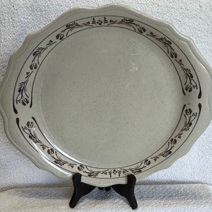 Mayer China dinner plate Green Stripes Restaurant Ware Vintage MCM. Made in beaver falls, PACondition is good. No chips or cracks.(LL
