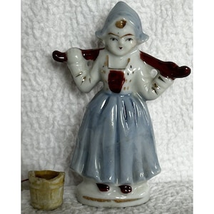Figurine Dutch Woman With Water Bucket Vintage Made In Japan